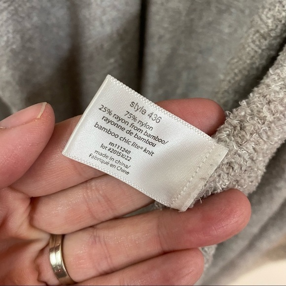 Barefoot Dreams Bamboo Chic Lite Island Wrap - Picture 11 of 12